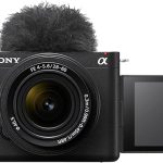 Sony ZV-E1, Cámara vlogging mirrorless full-frame de objetivo intercambiable con 28-60 mm f/4-5.6 (compacta y ligera, 4K 60p, 12.2 MP, sistema de estabilización de 5 ejes y digital)
